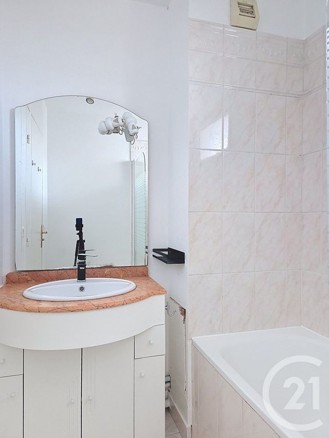 Appartement F2 à vendre - 2 pièces - 45.46 m2 - LE PLESSIS ROBINSON - 92 - ILE-DE-FRANCE - Century 21 In Situ Immobilier